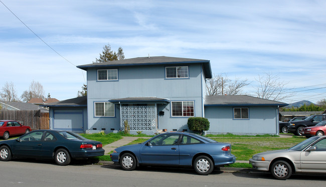 1338-1340 Beachwood Dr in Santa Rosa, CA - Building Photo - Building Photo