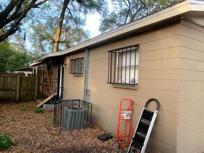 10008 N Lantana Ave in Tampa, FL - Building Photo - Building Photo