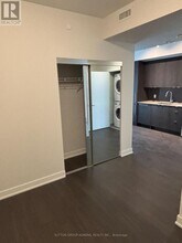 4130 Parkside Village Dr in Mississauga, ON - Building Photo - Building Photo