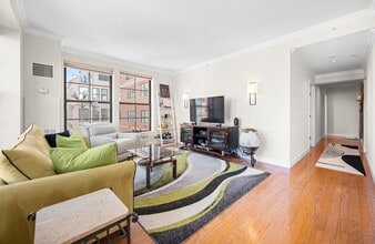 519 Harrison Ave in Boston, MA - Building Photo - Building Photo