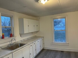 909 N Olive St in Mexico, MO - Building Photo