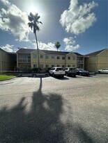 13810 SW 112th St in Miami, FL - Building Photo