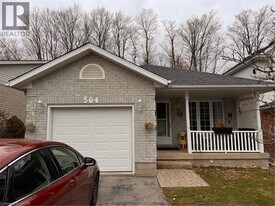 564 Beechwood Dr in Waterloo, ON - Building Photo