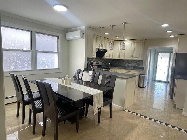 1755 E 35th St in Brooklyn, NY - Building Photo - Building Photo