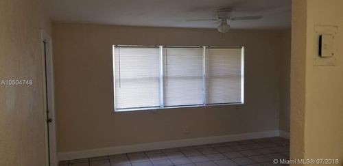1922 McKinley St-Unit -1A in Hollywood, FL - Building Photo - Building Photo