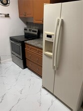 11710 SW 181st Ter in Miami, FL - Foto de edificio - Building Photo