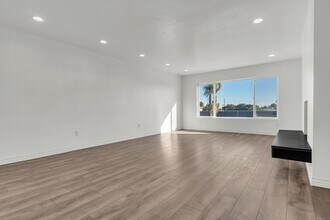 1621 W 122nd St in Los Angeles, CA - Building Photo - Building Photo