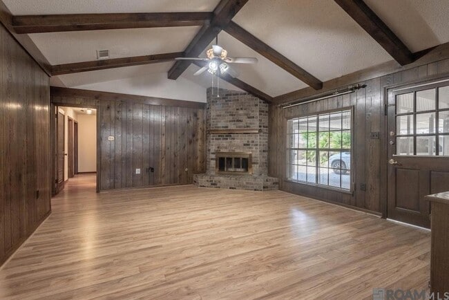 14823 Stoneberg Ave in Baton Rouge, LA - Foto de edificio - Building Photo