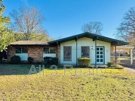 6204 Lycoming Rd in Montgomery, AL - Building Photo