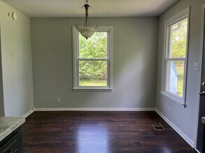 561 Donna Drive in Clarksville, TN - Building Photo - Building Photo