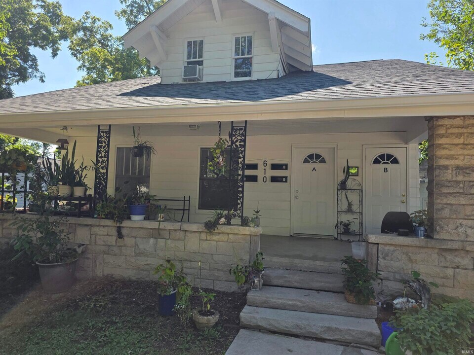 610 S Washington St in Bloomington, IN - Building Photo