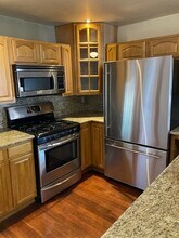 407 Avon St in Oakland, CA - Building Photo - Building Photo