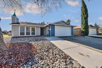 7936 Sunrise Greens Dr in Sacramento, CA - Building Photo - Building Photo