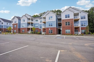 Oak Tree Apartments and Townhomes in Charlotte, NC - Foto de edificio - Building Photo