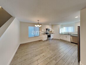 2 American Way in Eagle Mountain, UT - Foto de edificio - Building Photo