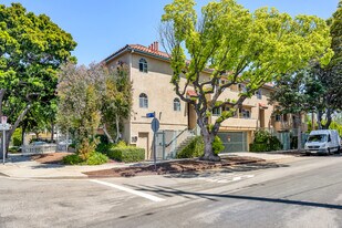 2400 Walnut Ave, Unit #6 in Venice, CA - Building Photo