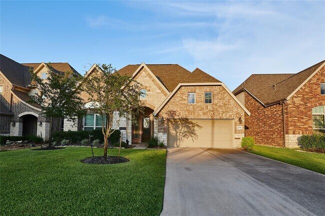 property at 21718 Avalon Queen Dr