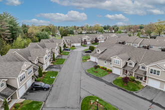 Pondview Manor Condominiums in Ludlow, MA - Building Photo - Building Photo