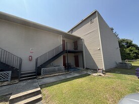1123 Southwood Dr in Fayetteville, NC - Building Photo