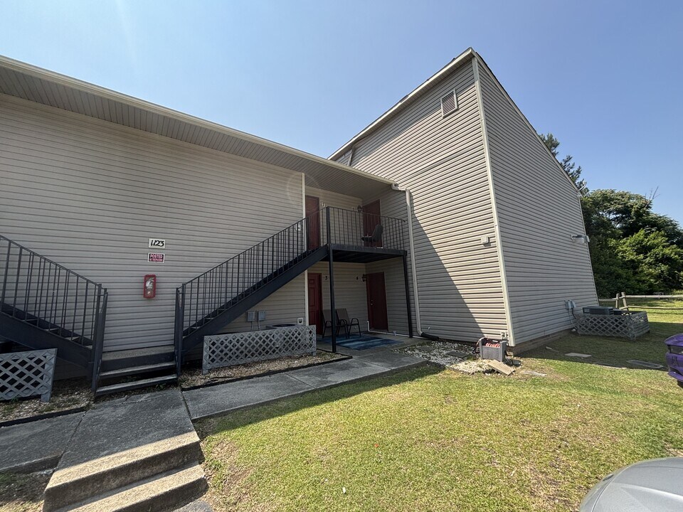 1123 Southwood Dr in Fayetteville, NC - Foto de edificio