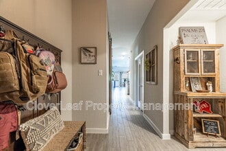 804 Shrike Ln in New Braunfels, TX - Foto de edificio - Building Photo