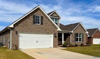 3108 Henry Rd SE in Decatur, AL - Building Photo