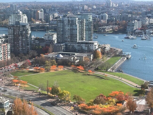 1495 Richards St in Vancouver, BC - Building Photo - Building Photo