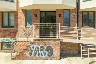 185 Leonard St in Brooklyn, NY - Building Photo - Building Photo