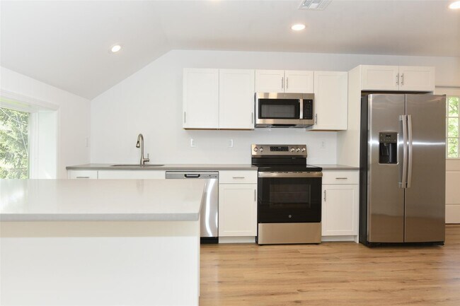 568 Eagle Valley Rd in Tuxedo Park, NY - Building Photo - Building Photo