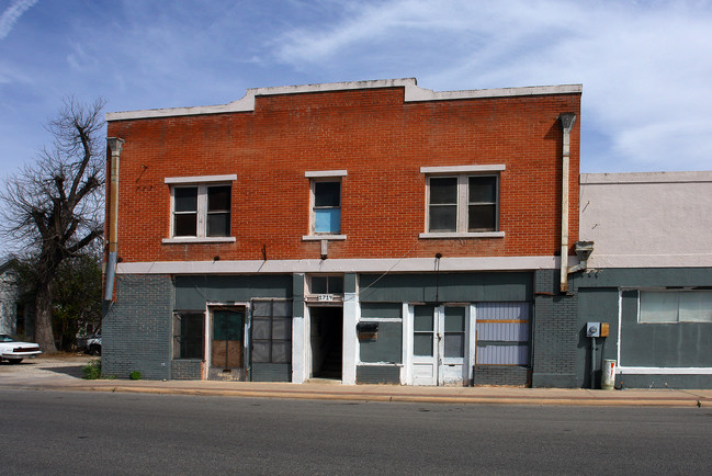 1714 S Saint Marys St in San Antonio, TX - Building Photo - Building Photo