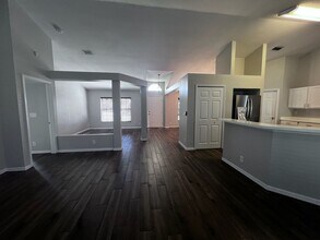 1049 SW Romaine Ln in Port St. Lucie, FL - Building Photo - Building Photo