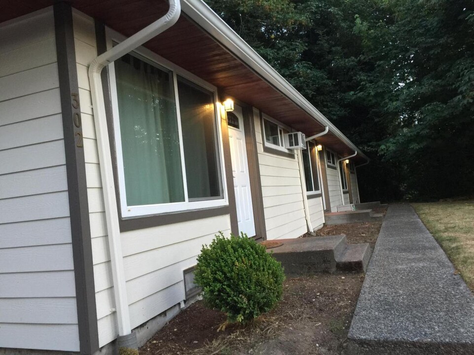 302 Summit Ave N, Unit 1 in Kent, WA - Building Photo