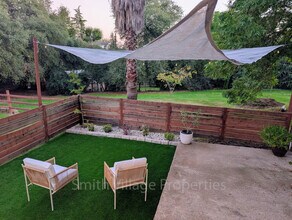 7882 Orange Ave in Fair Oaks, CA - Building Photo - Building Photo