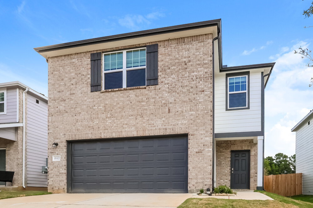 15322 Abella Drive in Conroe, TX - Building Photo
