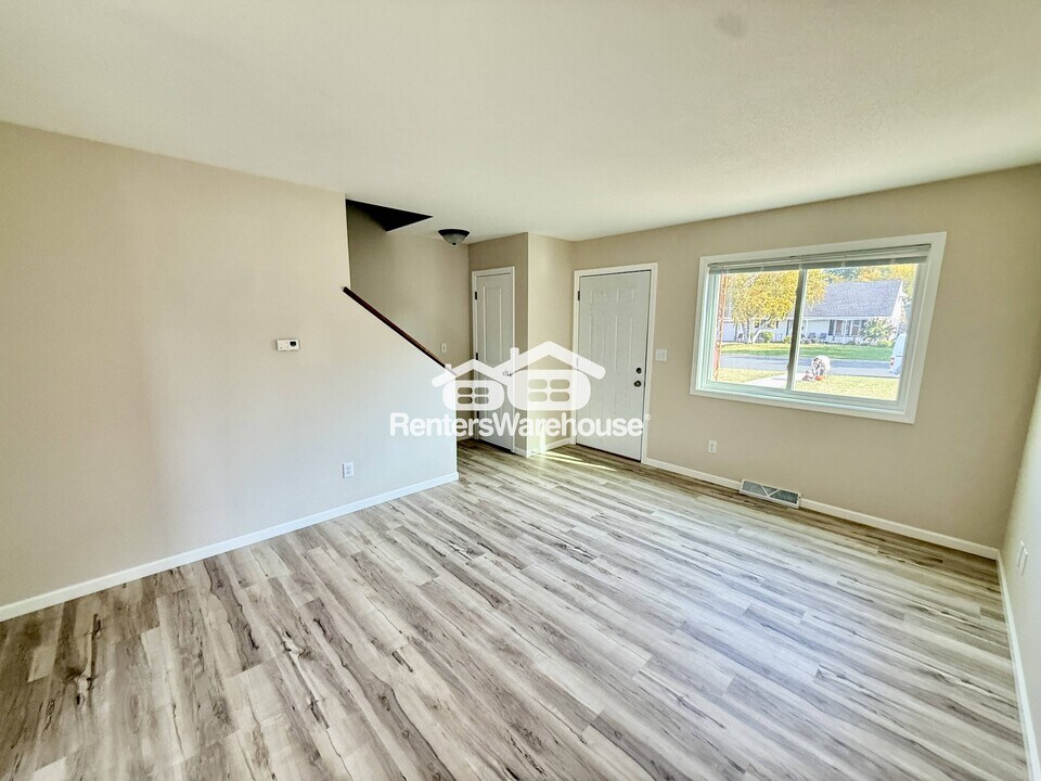 730 Pierce St S in Shakopee, MN - Foto de edificio