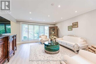 687 Artreva Crescent in Burlington, ON - Building Photo - Building Photo
