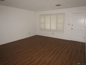 1806 W Ray Ave in Artesia, NM - Building Photo - Building Photo