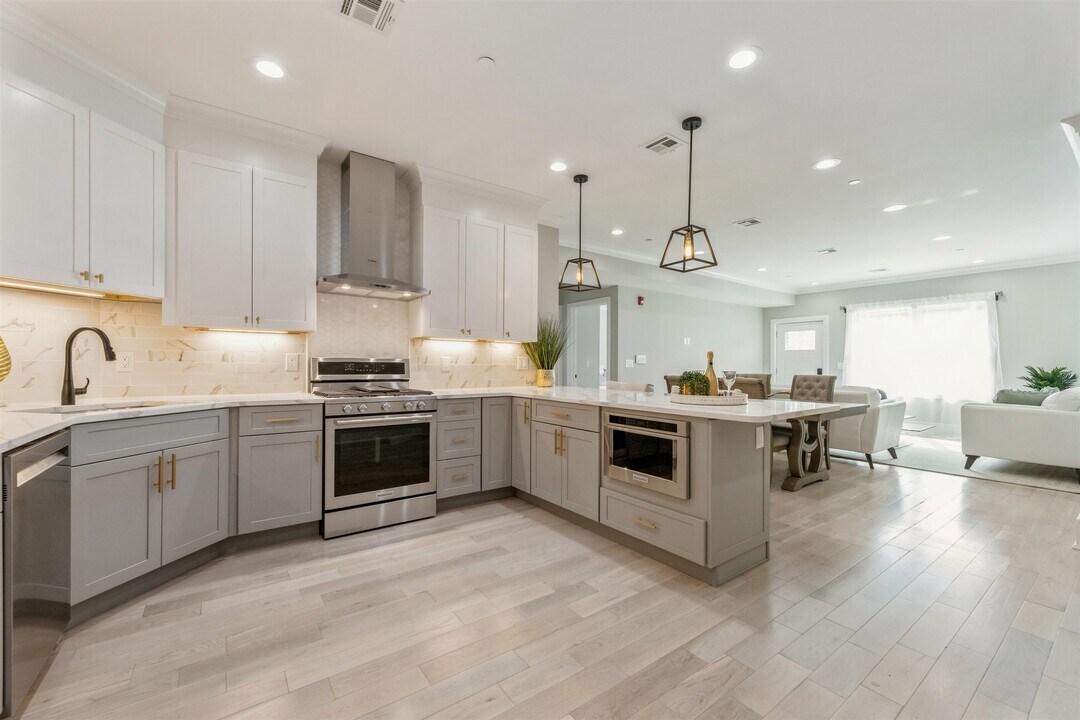 446 Grand Ave in Leonia, NJ - Building Photo
