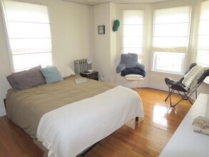 145 Orchard St, Unit 1 in Somerville, MA - Foto de edificio - Building Photo