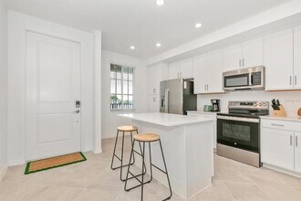 12320 Wellen Golf St, Unit 204 in Venice, FL - Foto de edificio - Building Photo