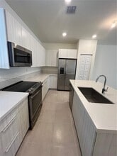 4935 NW 84th Ave in Doral, FL - Building Photo - Building Photo