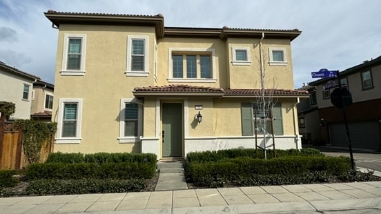 property at 33 Chianti Dr