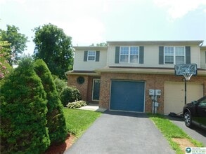12 Freedom Terrace in Easton, PA - Building Photo - Building Photo