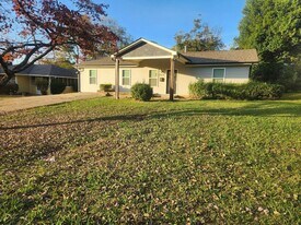 2626 Lasalle St in Charlotte, NC - Building Photo