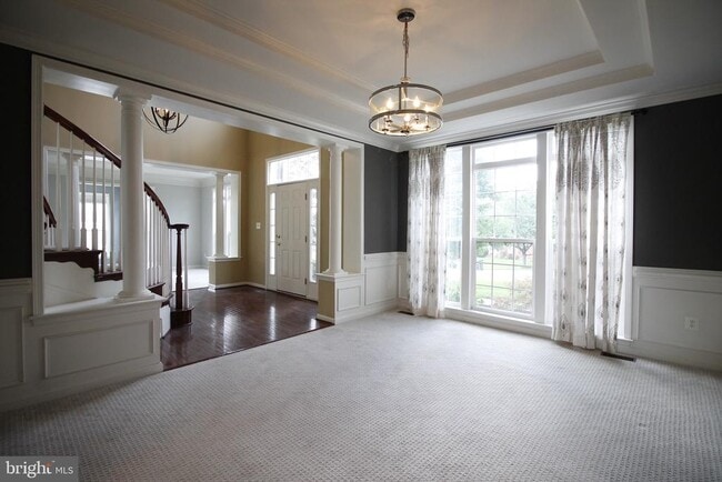 5569 Jamisons Farm Dr in Warrenton, VA - Foto de edificio - Building Photo