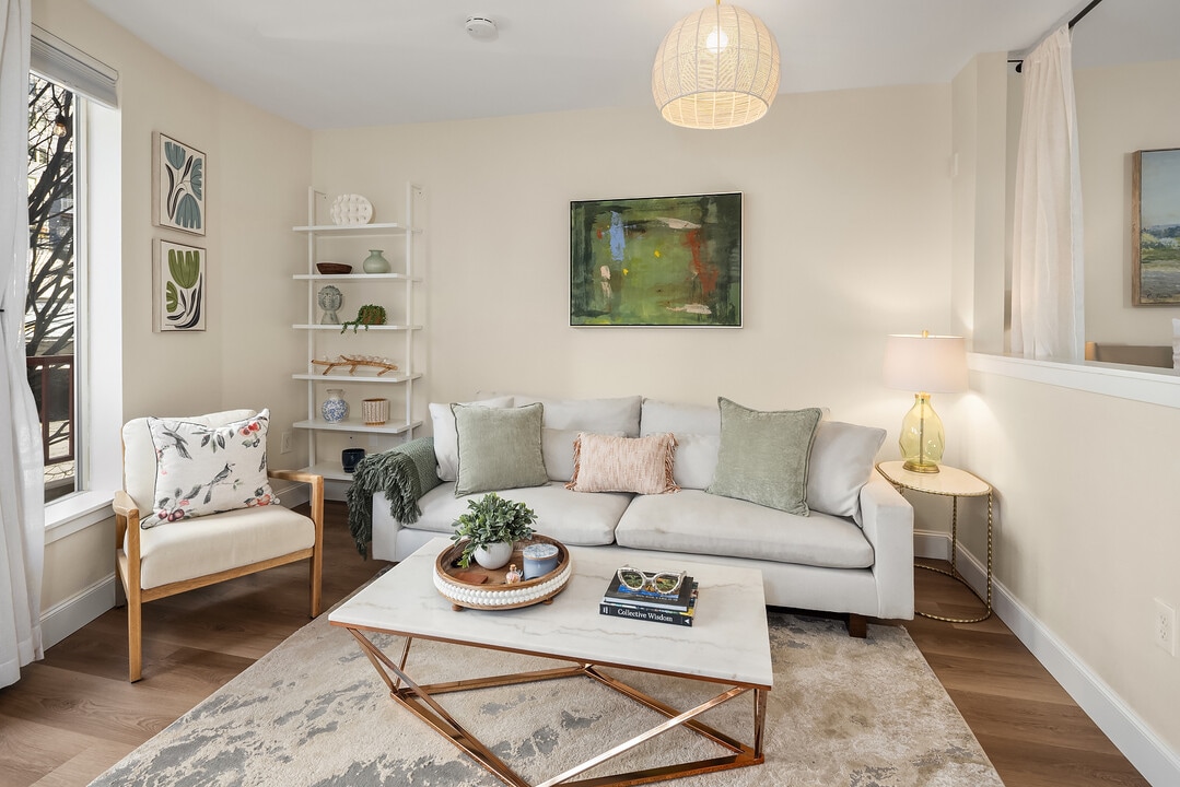 5650 24th Ave NW, Unit 214 in Seattle, WA - Building Photo