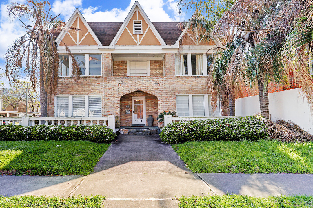 3 Unit Multi Family w/Caterer Kitchen in Houston, TX - Building Photo