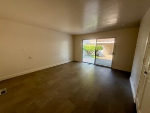 2582 American River Dr, Unit 2582 American River Drive in Sacramento, CA - Building Photo - Building Photo