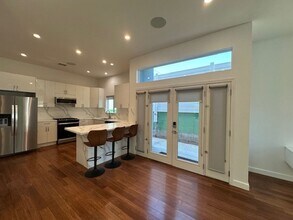 10939 Whitaker Ave in Los Angeles, CA - Building Photo - Building Photo