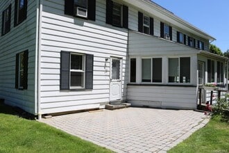 2 Pelham Ave in Nanuet, NY - Foto de edificio - Building Photo